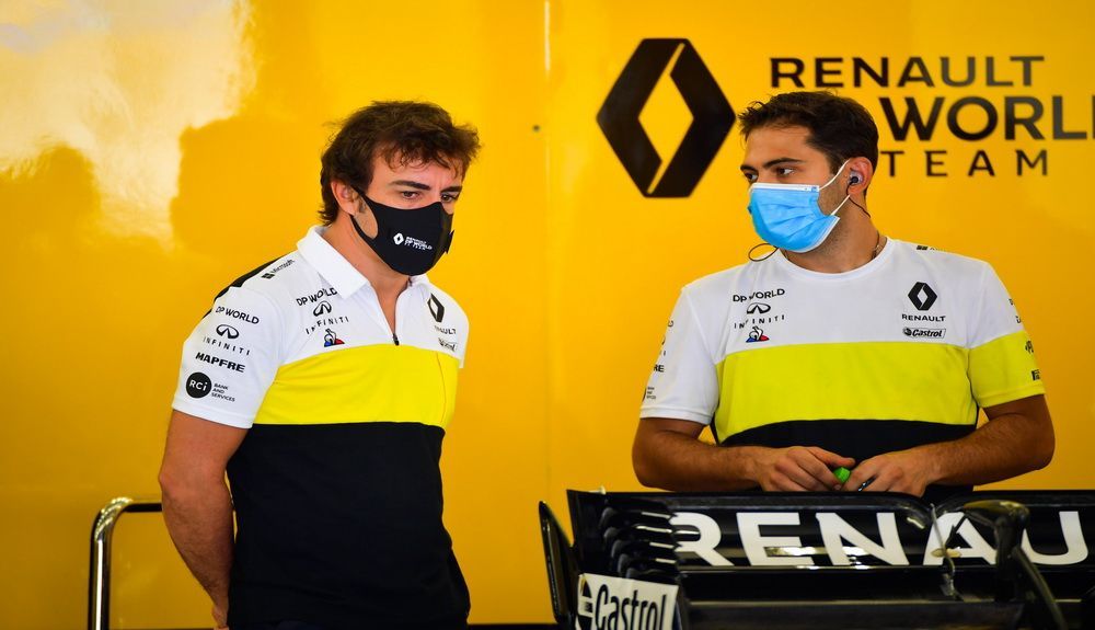 Fernando Alonso durante la última jornada de test en Baréin