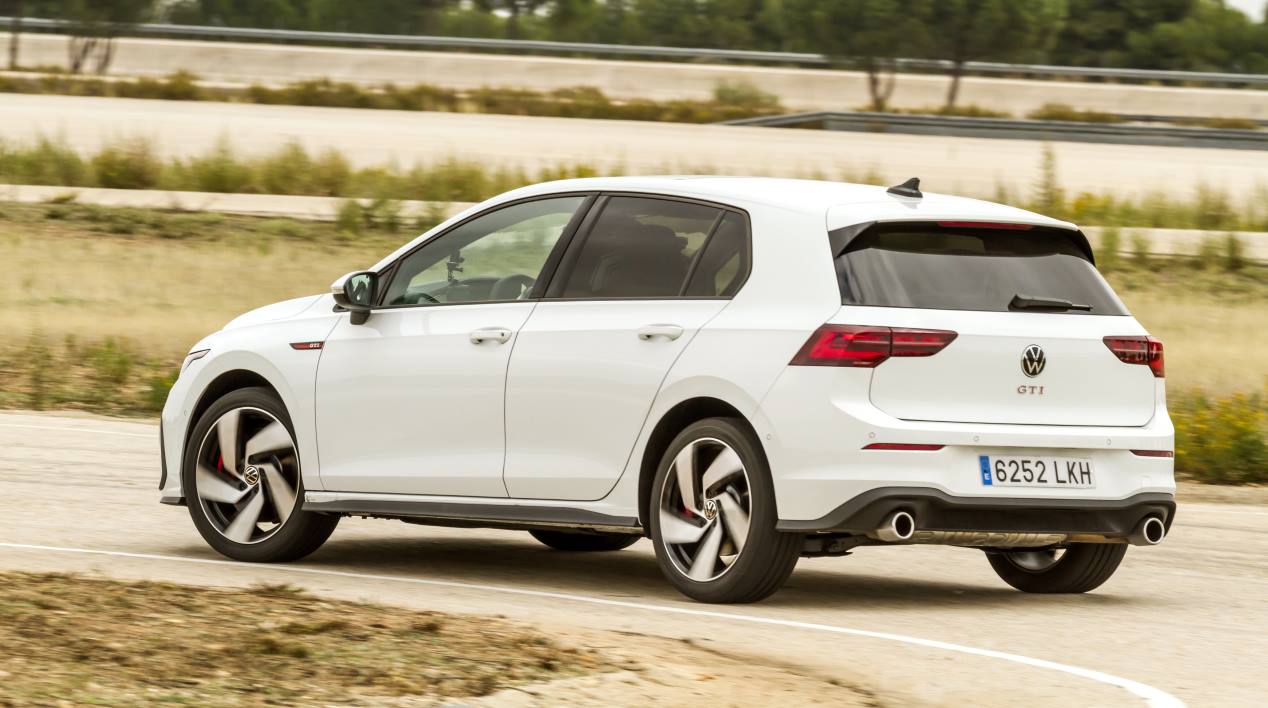 VW Golf GTI 8 1