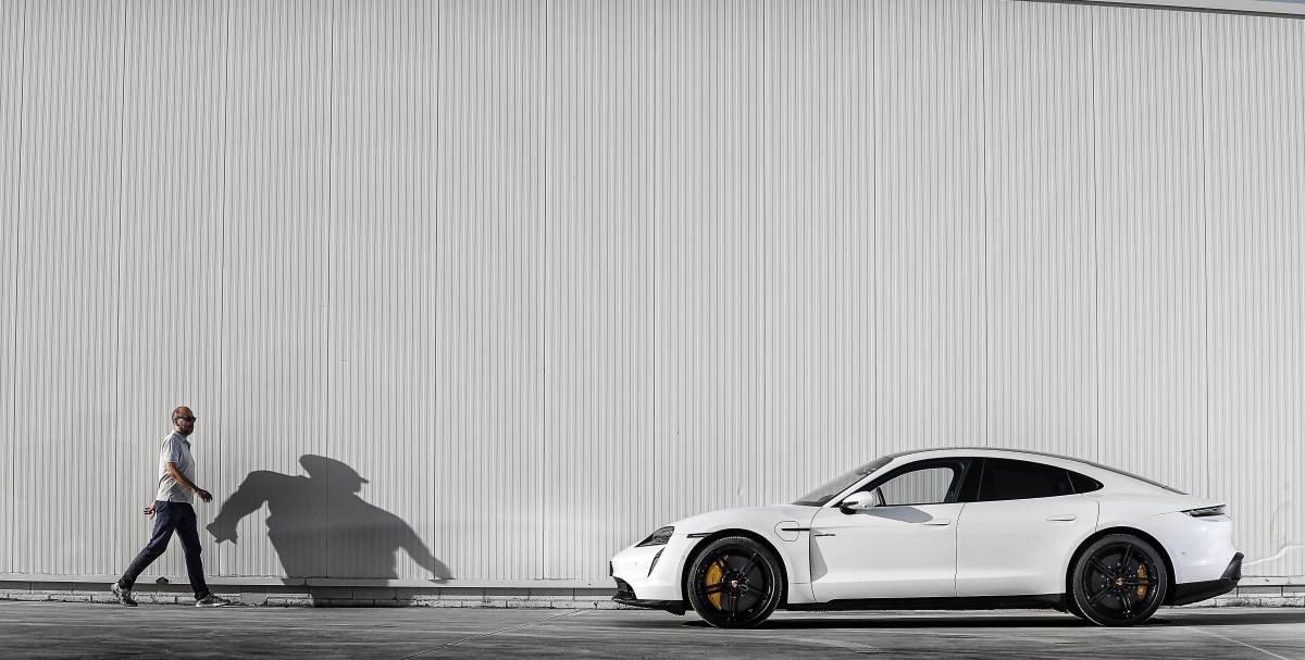 Porsche Taycan Turbo S Electric 010