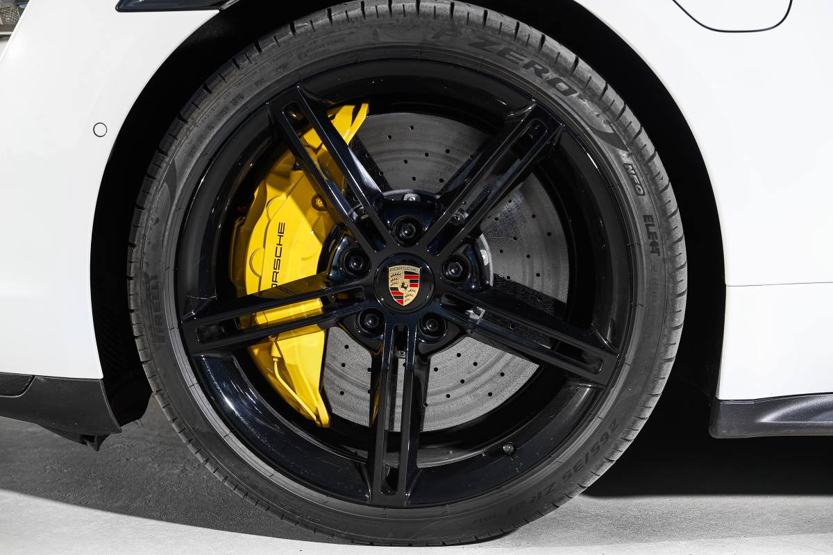 Porsche Taycan Turbo S Electric 016
