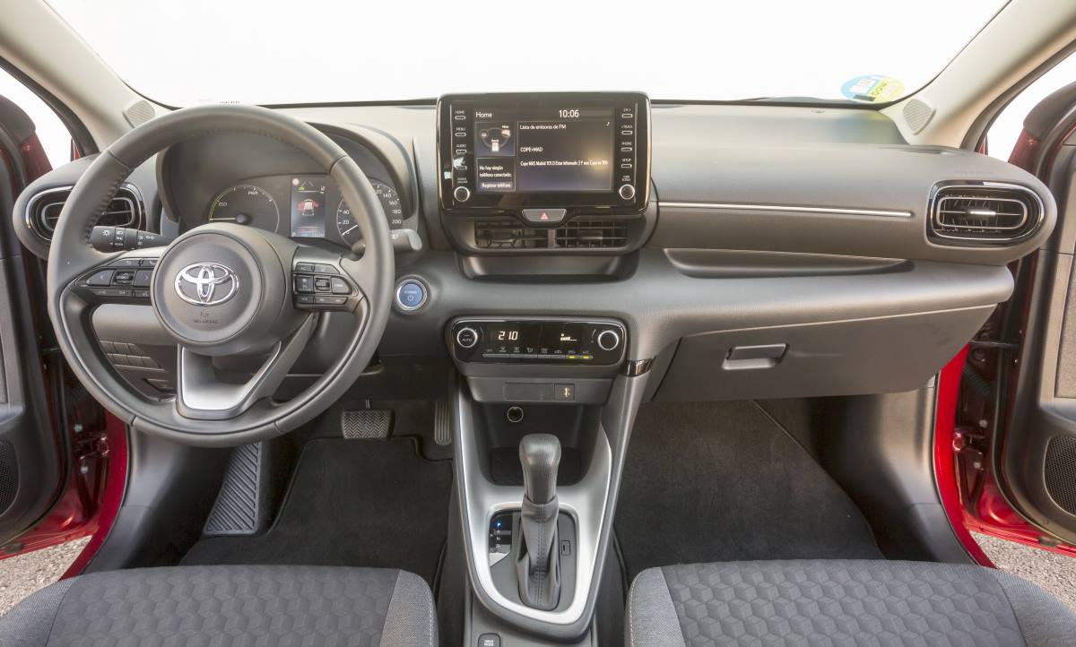 Toyota Yaris Hybrid 4