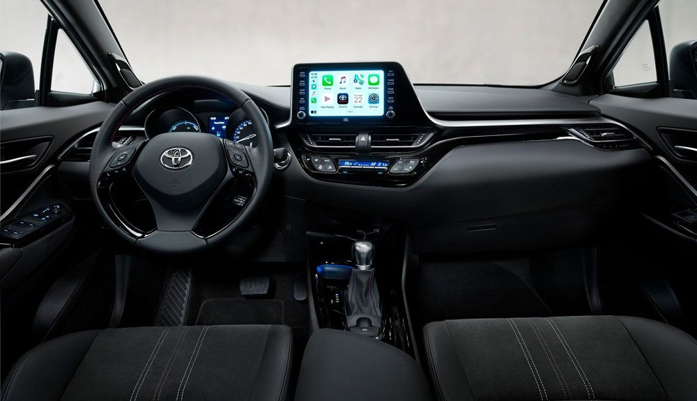 El interior del Toyota C HR GR Sport sí recibe cambios significativos