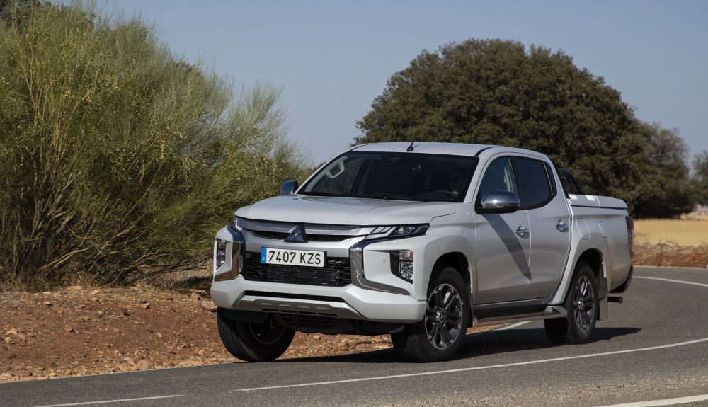 No tiene la finura general de un SUV, pero la Mitsubishi L200 se desenvuelve por carretera sin grandes condicionantes. No tiene la finura general de un SUV, pero la Mitsubishi L200 se desenvuelve por carretera sin grandes condicionantes.