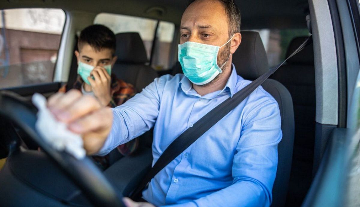 Zonas a desinfectar de tu coche con frecuencia. | Fotos: iStock