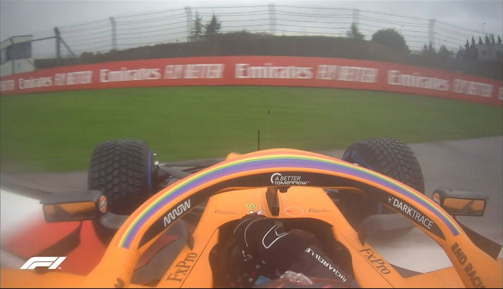 Sainz hizo un trompo pasada media hora de sesión Sainz hizo un trompo pasada media hora de sesión