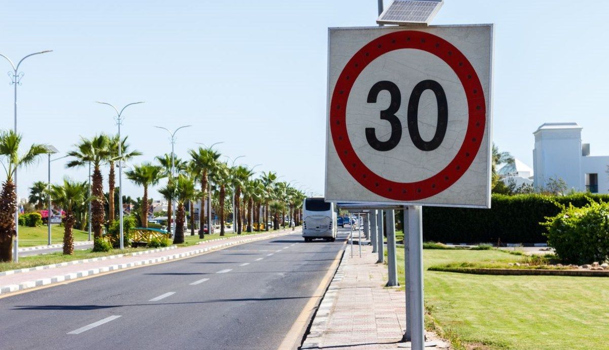 Nuevos límites de velocidad en España: las multas por superarlos a partir de ahora.