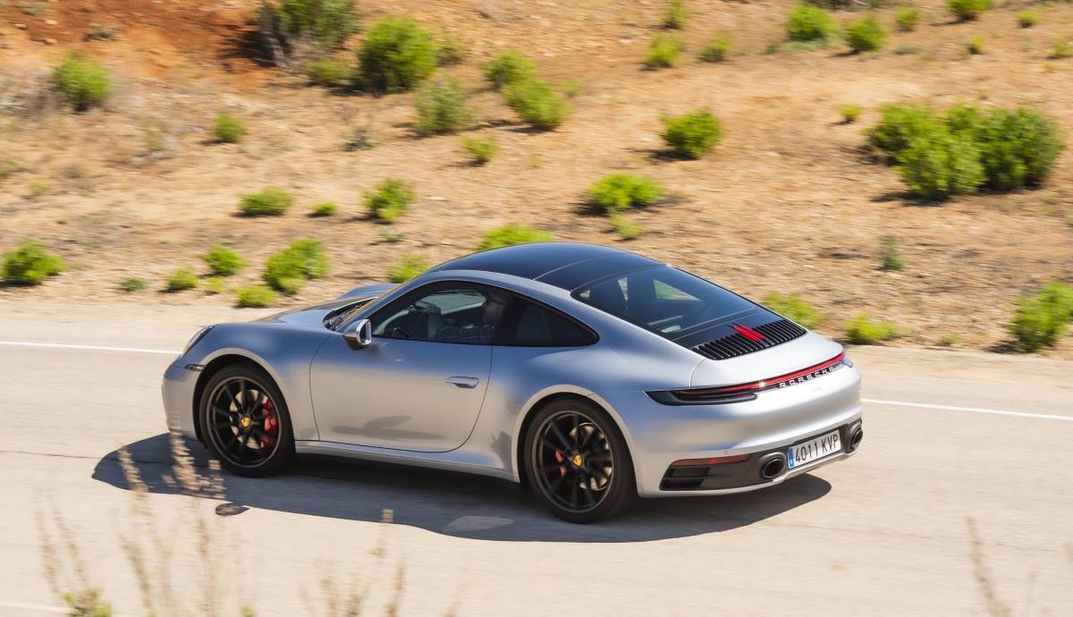 El Porsche 911 Carrera S, el coche que mejor ha frenado en nuestras pruebas
