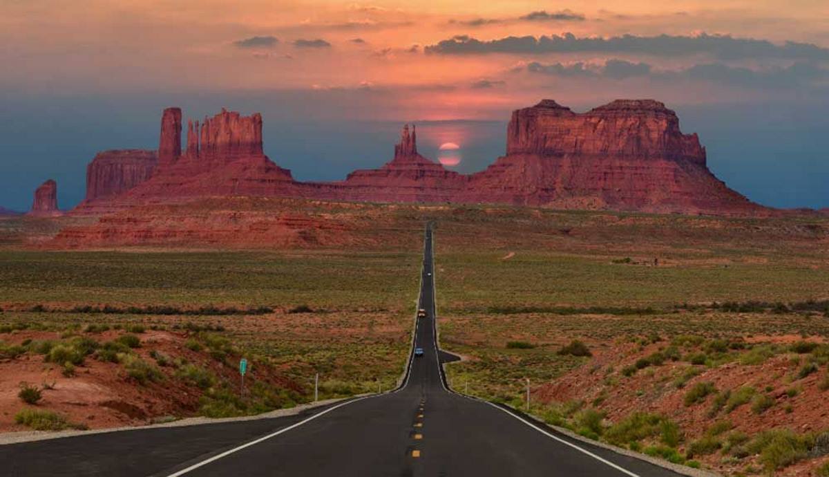 La mítica Ruta 66 en Estados Unidos, un lugar en el que perderse con el coche (Imágenes: Cordon Press y marcas de coches)