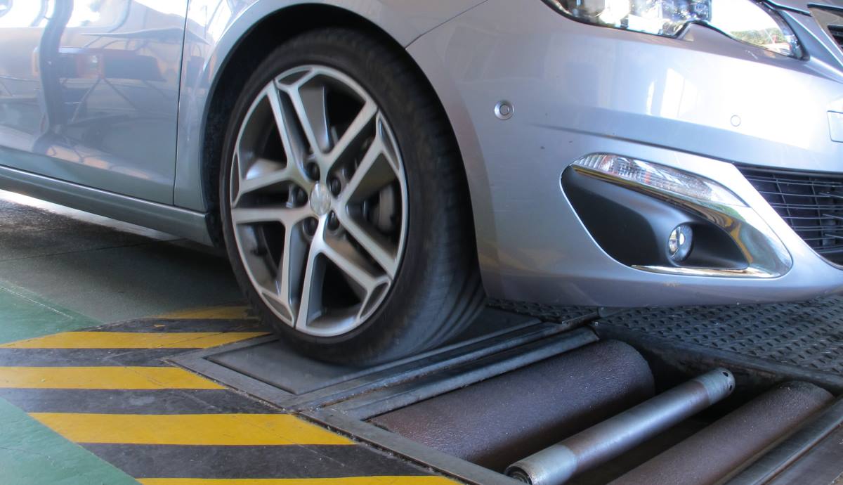 La OCU alerta de problemas en los frenos en varios modelos de coches