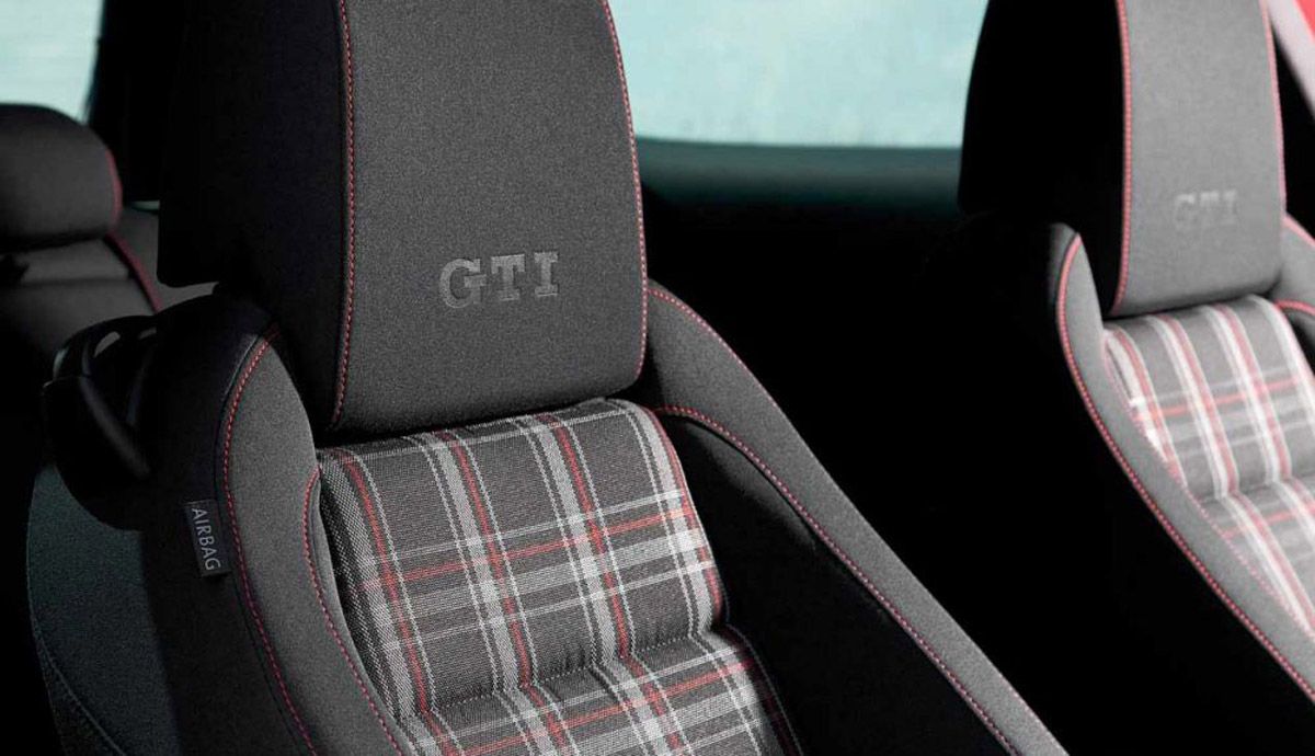 Interior del Volkswagen Golf GTI Mk6.