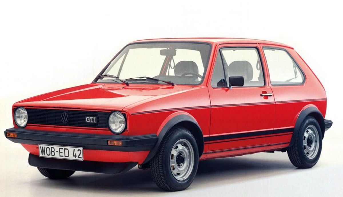 El primer Volkswagen Golf GTI de la historia, el Mk1, llegaría en 1976.