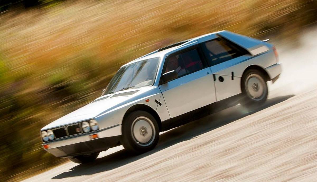 El bloque del motor del Lancia Delta S4 estaba hecho de aluminio y, para quedar por debajo del límite de 3 l tras aplicarle el coeficiente de sobrealimentación, la cilindrada era 1,8 l