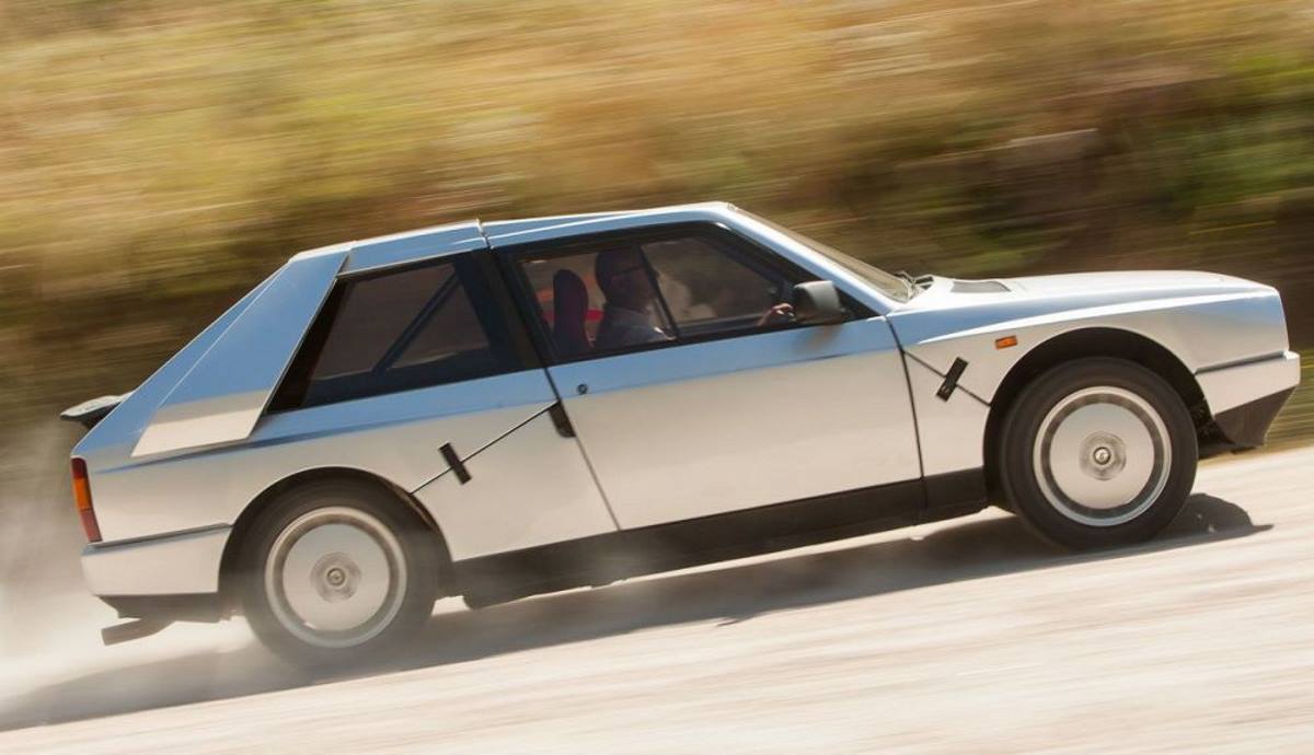El Lancia Delta S4 con dos tipos de compresor y dos intercooler