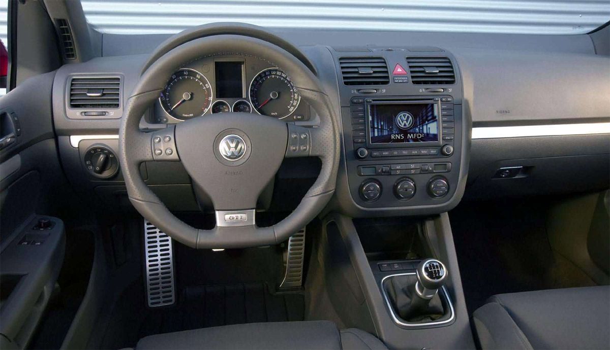 Interior del Volkswagen Golf GTI Mk5.