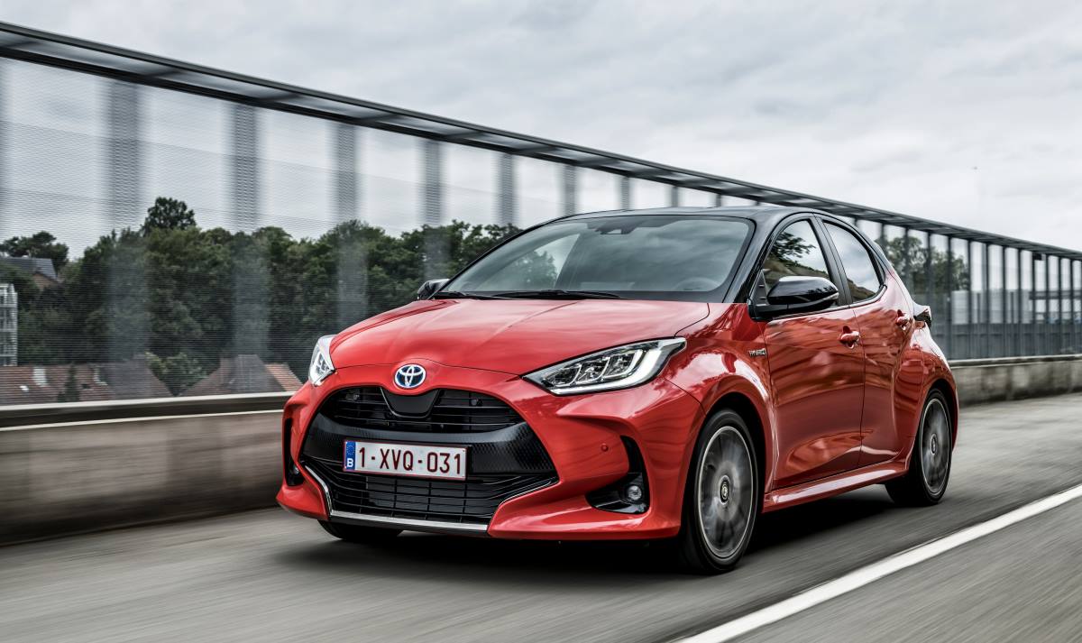 En España ya se venden más coches híbridos no enchufables que diésel