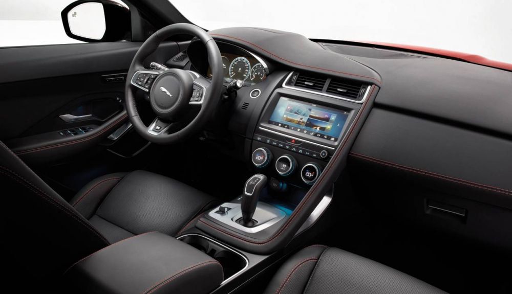 Interior del Jaguar E-PACE.