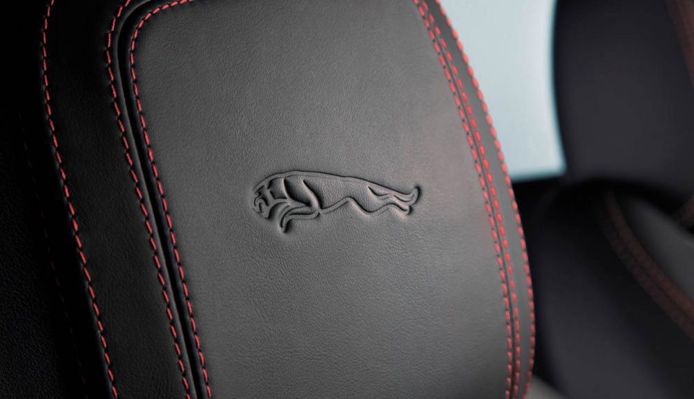 Interior del Jaguar E-PACE.
