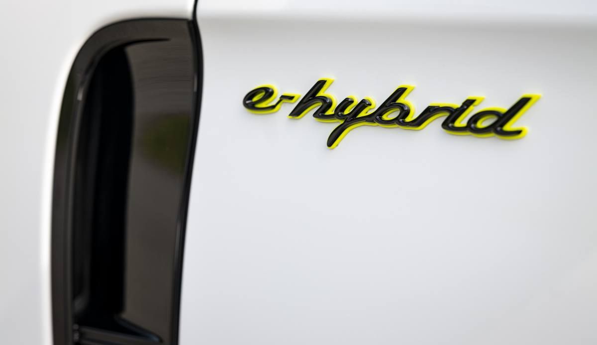 PORSCHE PANAMERA 4S E HYBRID 2