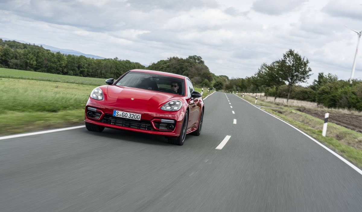Porsche Panamera GTS 2021 2