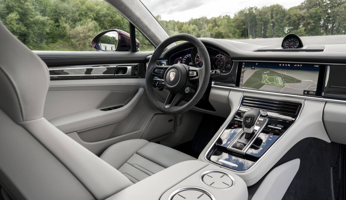 PORSCHE PANAMERA TURBO S (7)