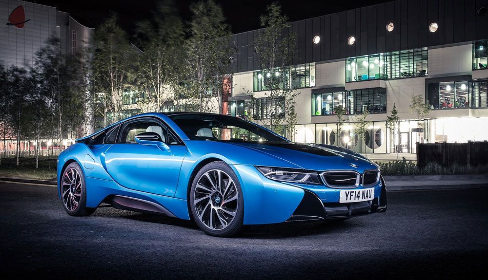 En los Emiratos Árabes, el astro argentino también disfrutó de un BMW i8