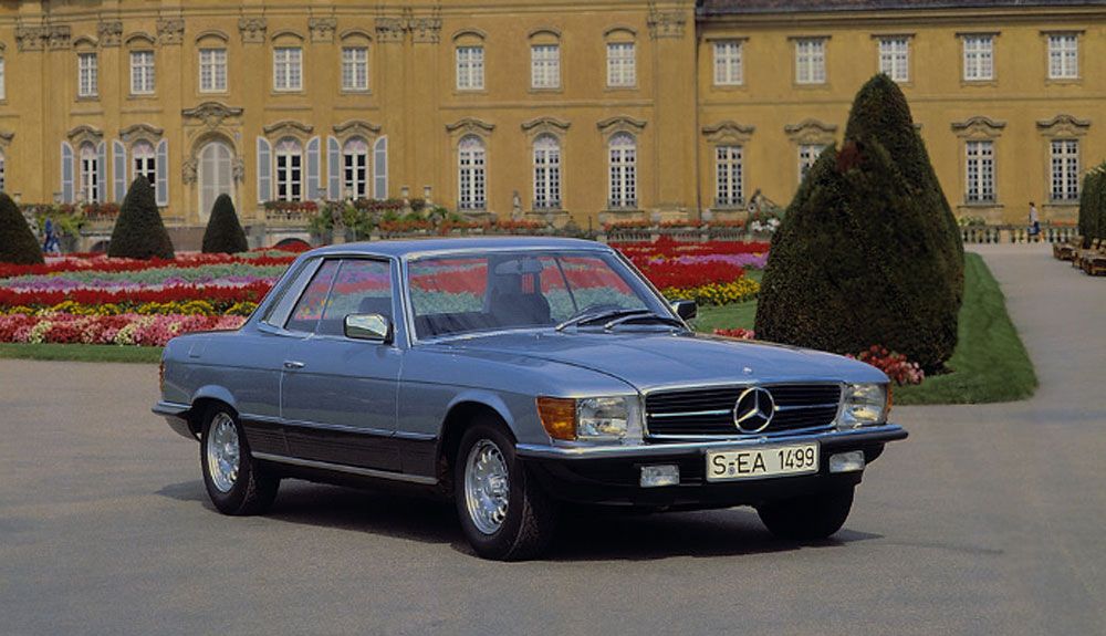 Los hinchas de Argentinos Juniors le regalaron un Mercedes 500 SLC tras salir de Argentina