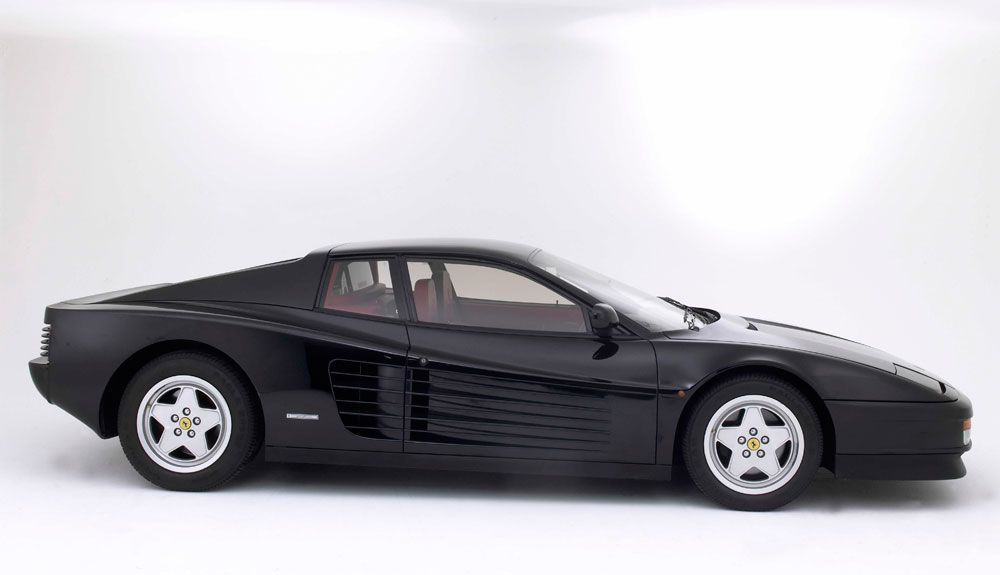 Ya en Nápoles, el primer Ferrari de Maradona fue un Testarossa negro