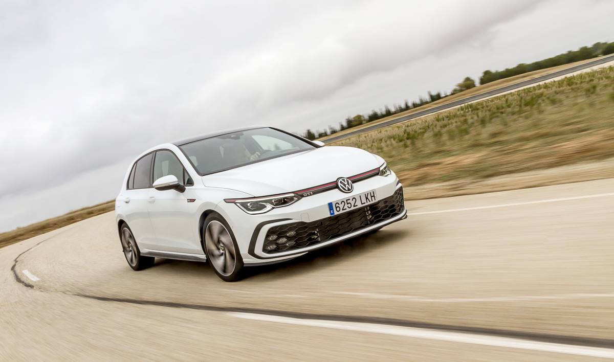 14,25 segundos es el tiempo que emplea el VW Golf GTI en acelerar de 0 a 400 metros