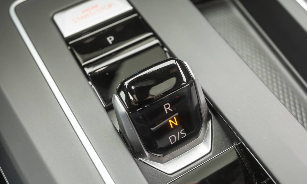 Así es el nuevo selector del cambio del VW Golf GTI 8