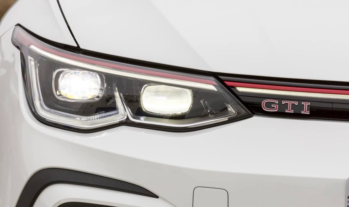 Así lucen los nuevos faros del VW Golf GTI 8