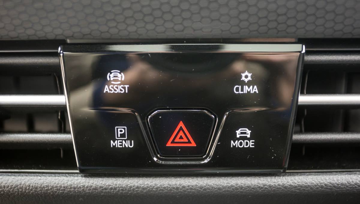 Detalle de mandos y funciones en el VW Golf GTI 8