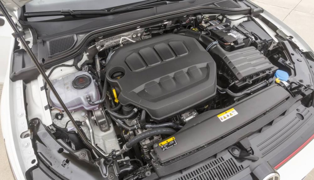 El motor 2.0 TSI de cuatro cilindros del VW Golf GTI 8
