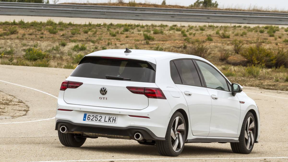 El nuevo Golf GTI 8, a fondo en el circuito madrileño del INTA en Torrejón de Ardoz
