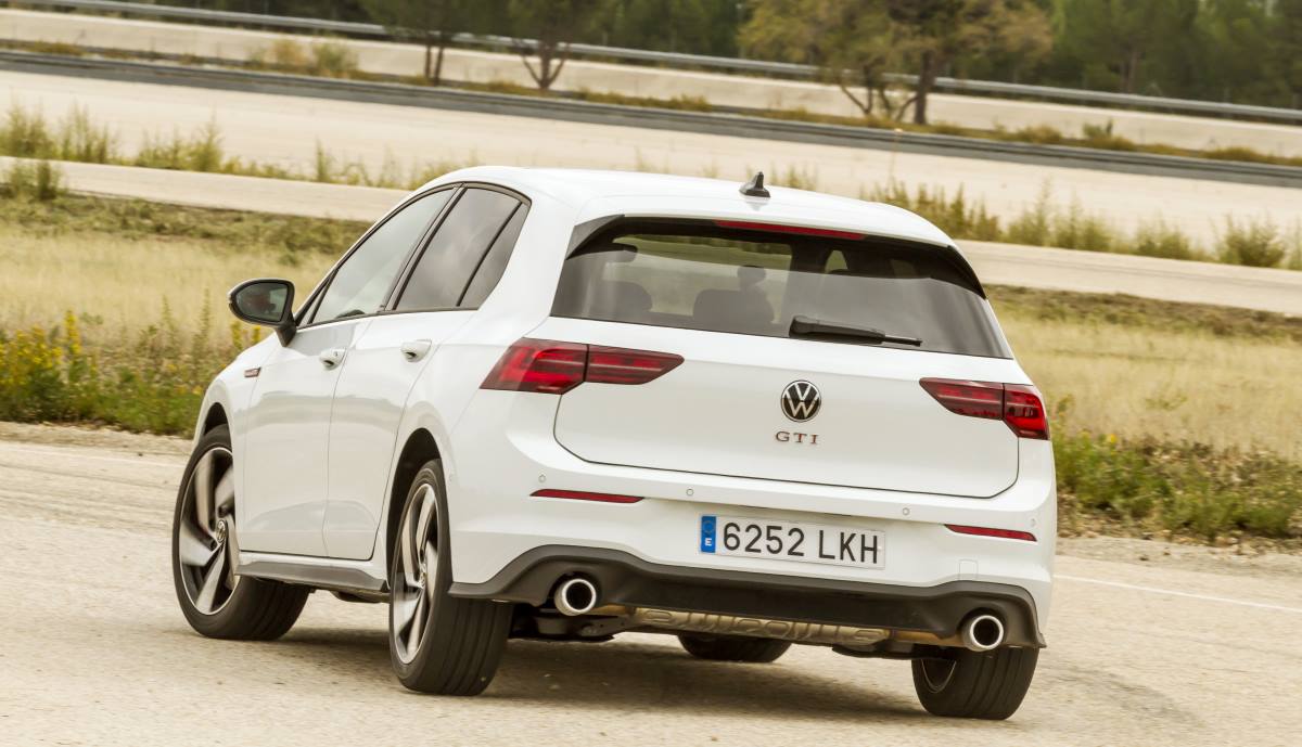 Máxima agilidad y efectividad dinámica a los mandos del Golf GTI 8