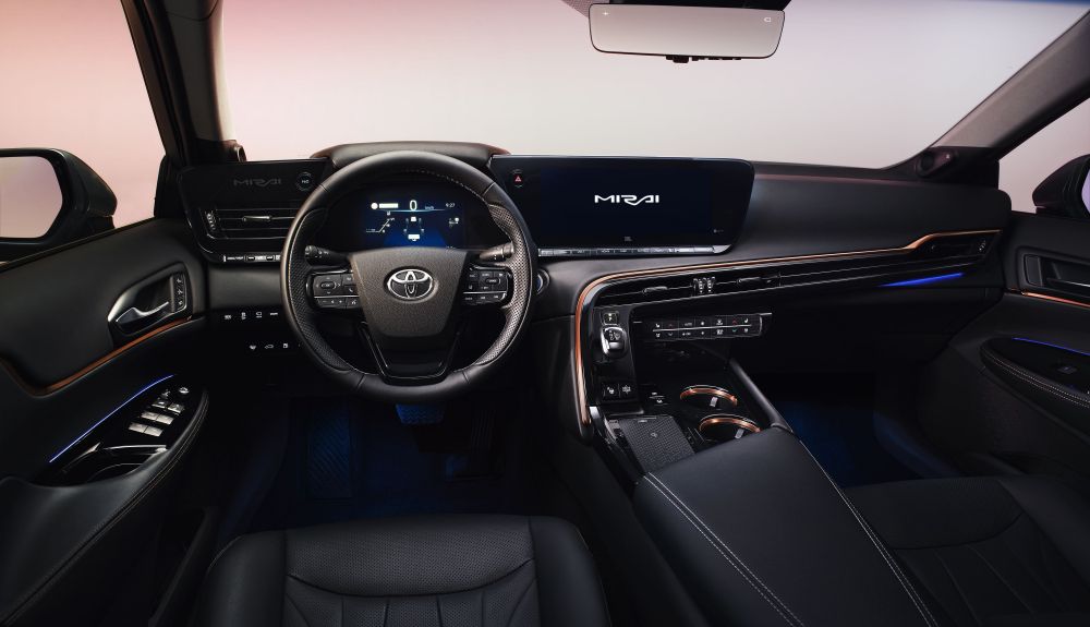 Toyota Mirai. Calidad interior y diseño vanguardista para una berlina de vanguardia Toyota Mirai. Calidad interior y diseño vanguardista para una berlina de vanguardia