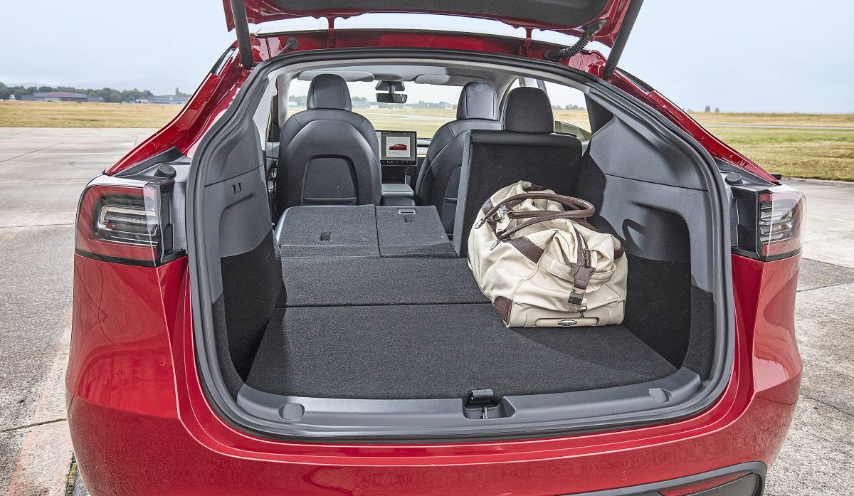 Tesla Model Y 6