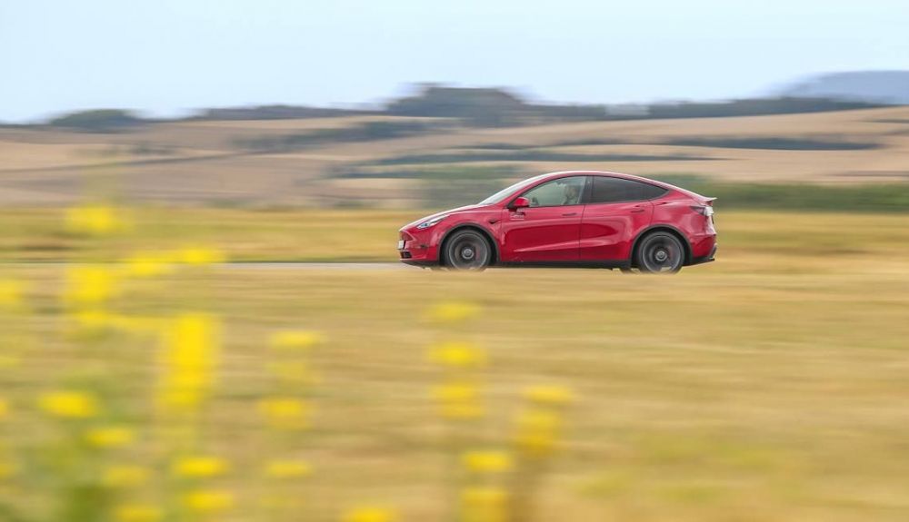 Tesla Model Y 1