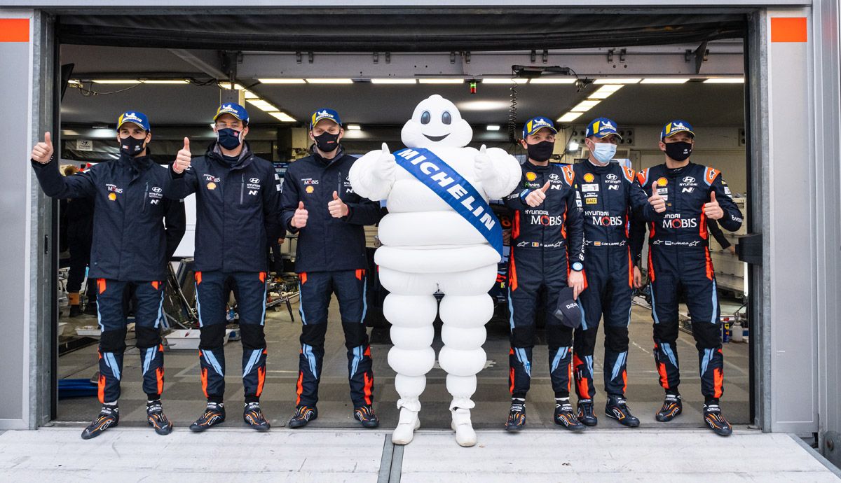 Los pilotos y copilotos de Hyundai en Monza.