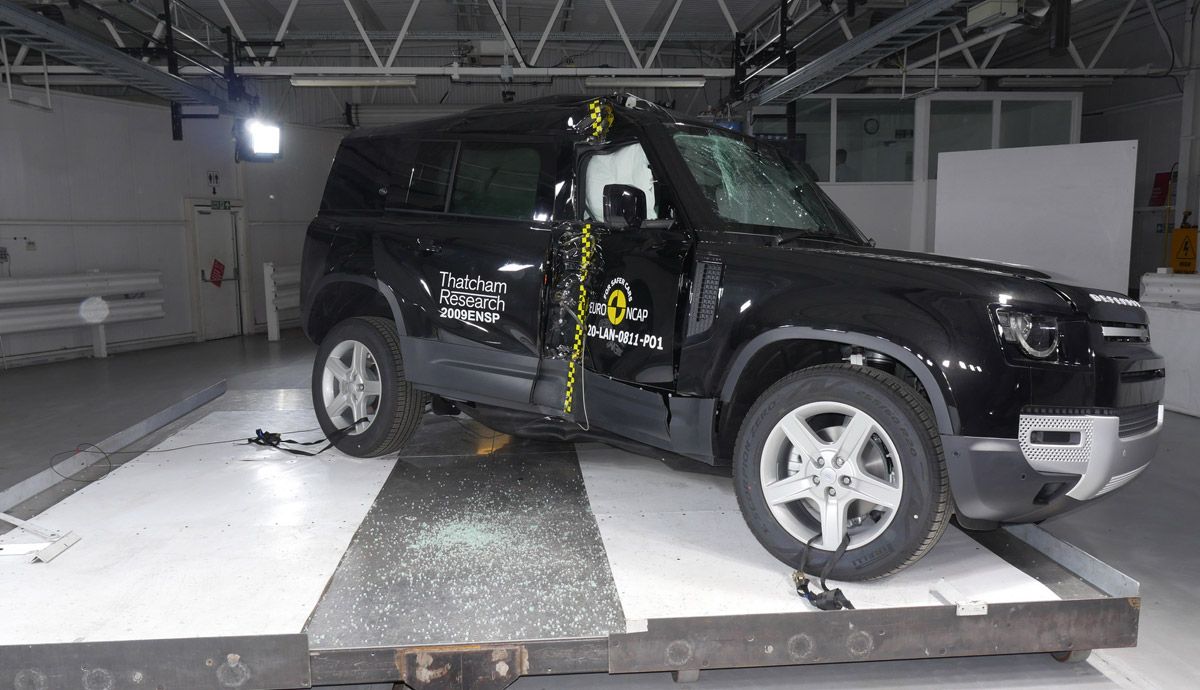 Land Rover Defender, cinco estrellas Euro NCAP.