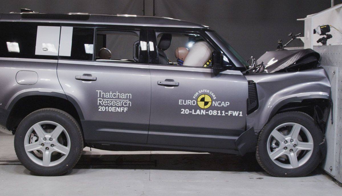 Land Rover Defender, cinco estrellas Euro NCAP.