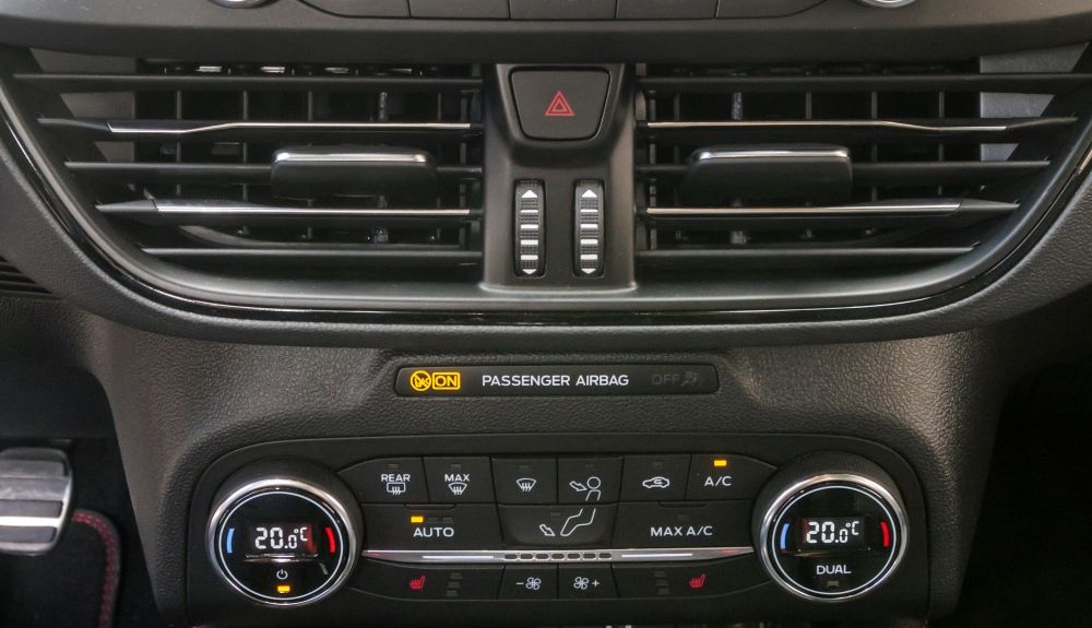 Ford Focus 1.0 Ecoboost MHEV 9