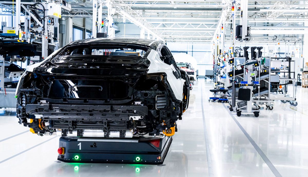 El Audi e-tron GT entra en producción.