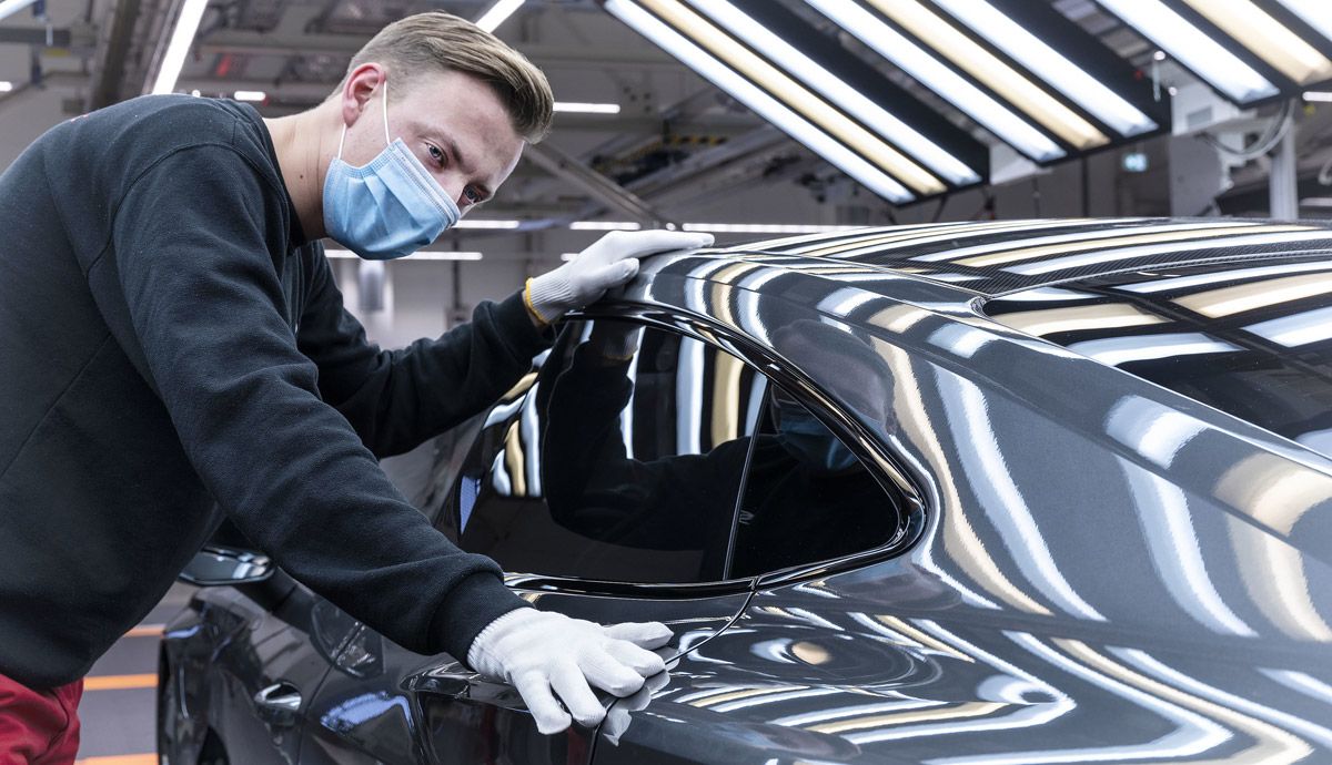 El Audi e-tron GT entra en producción.