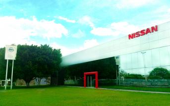 nissancivac492.jpg