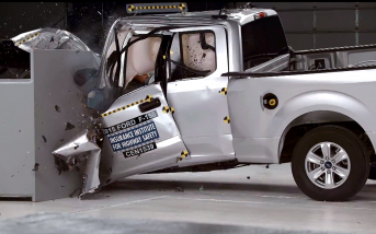iihsfordf150lobocr07.png