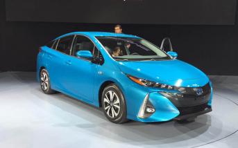 toyotapriusprimeplugin201608.jpg