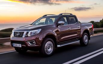 nissannp300navara201601.jpg
