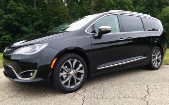 chrysler-pacifica-2017-1.jpg