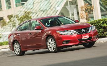 nissanaltima01.jpg