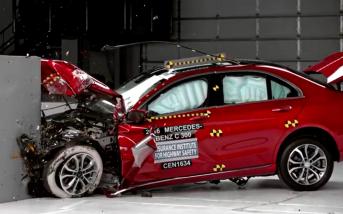 iihsmercedesbenzclasec201602.jpg